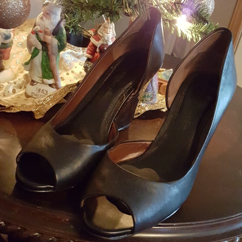 Banana Republic Black Wedges
